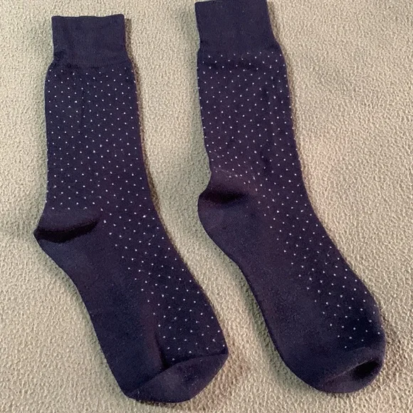 Lot of 5 Men’s dress socks.  2 brown 1 black Dockers, 1gray Gold Toe, 1 black - Picture 8 of 16